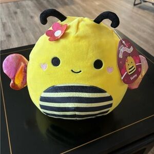 8 inch Sunny squishmallow valentine edition